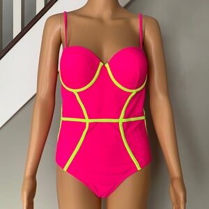 One piece swim suit